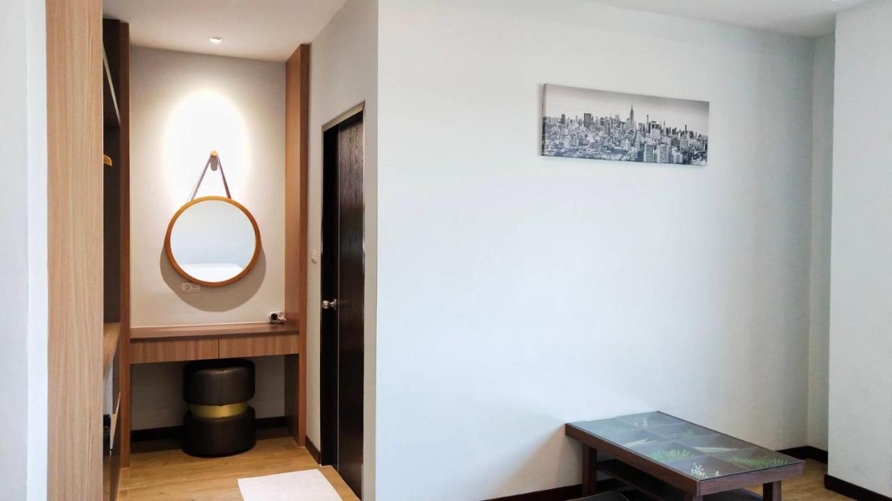โคโค่ โฮเทล Koco Hotel ナコーン・ラーチャシーマー エクステリア 写真