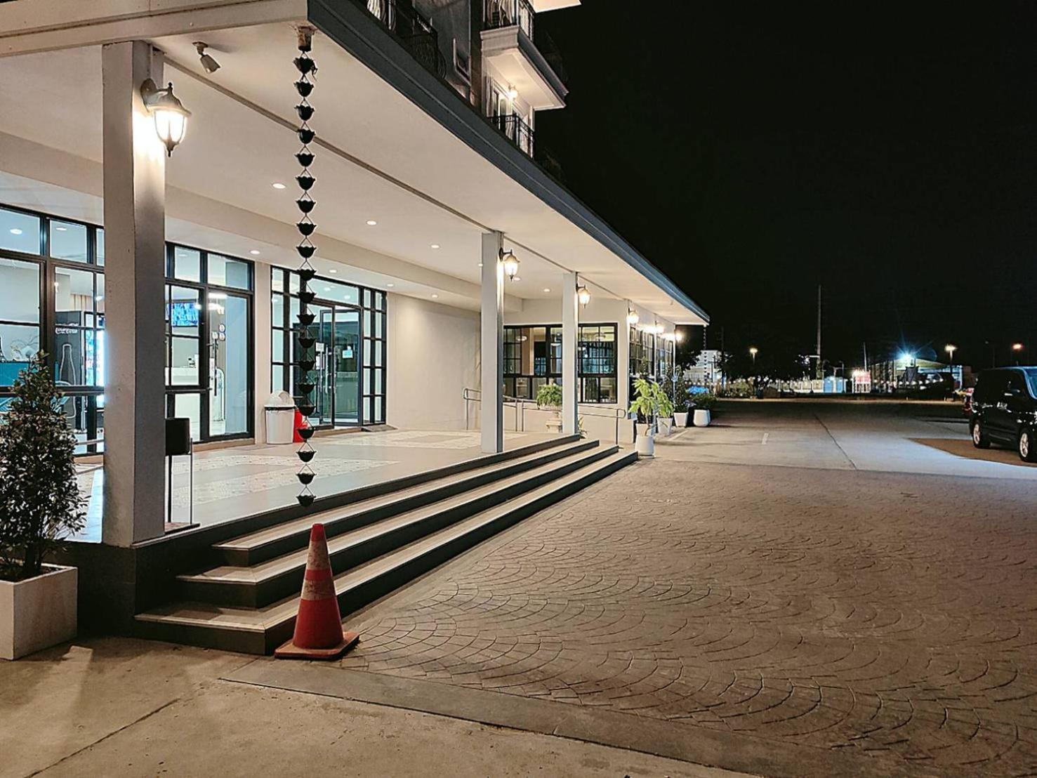 โคโค่ โฮเทล Koco Hotel ナコーン・ラーチャシーマー エクステリア 写真